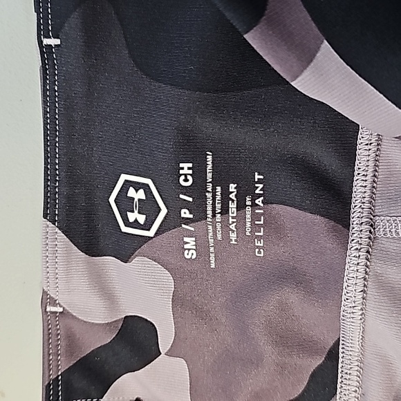 UNDER Armour small heatgear black and purple athletic leggings - Picture 6 of 8